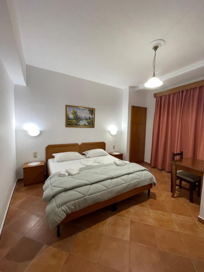 Hotel Rai Sarandë エクステリア 写真