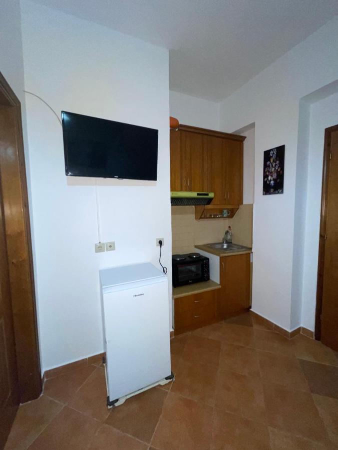 Hotel Rai Sarandë エクステリア 写真
