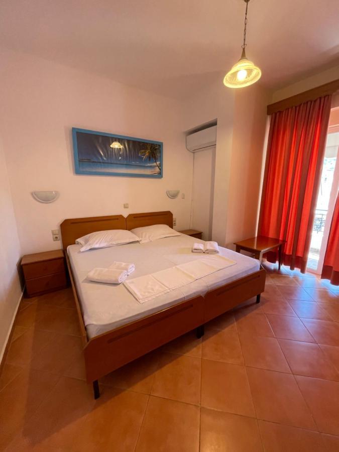 Hotel Rai Sarandë エクステリア 写真