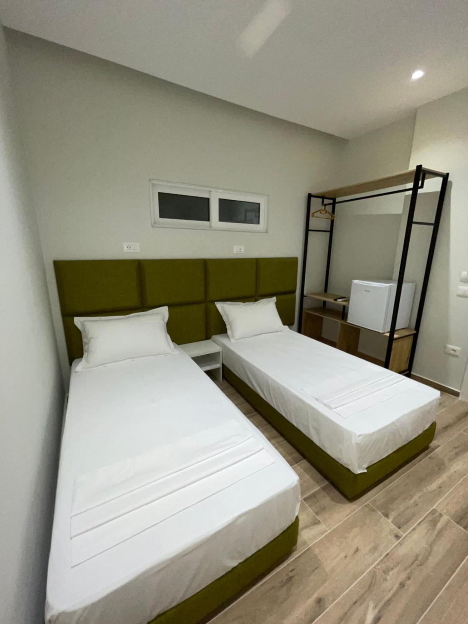 Hotel Rai Sarandë エクステリア 写真