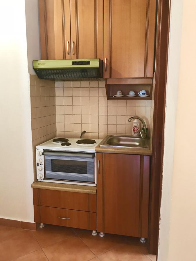 Hotel Rai Sarandë エクステリア 写真