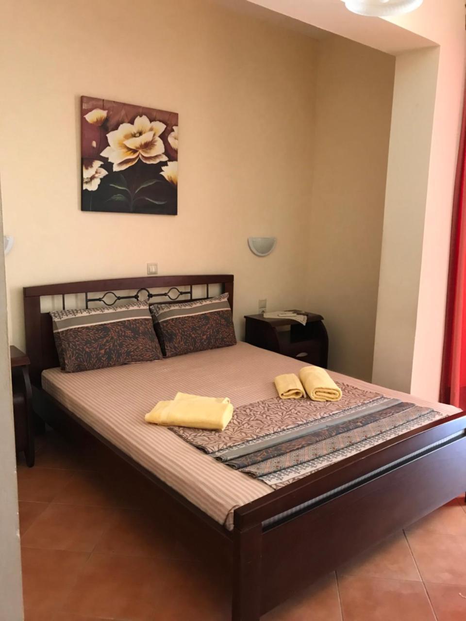 Hotel Rai Sarandë エクステリア 写真