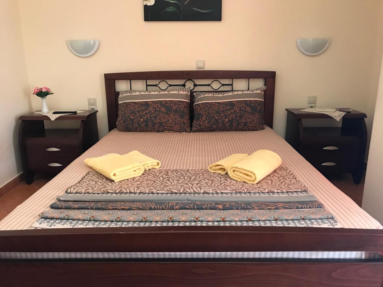 Hotel Rai Sarandë エクステリア 写真